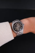 Carica l'immagine nel visualizzatore della galleria, Patek Philippe TWENTY~4 AUTOMATIC 7300/1200A-010 - Detail view 11
