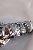 Carica l'immagine nel visualizzatore della galleria, Patek Philippe TWENTY~4 AUTOMATIC 7300/1200A-010 - Detail view 6
