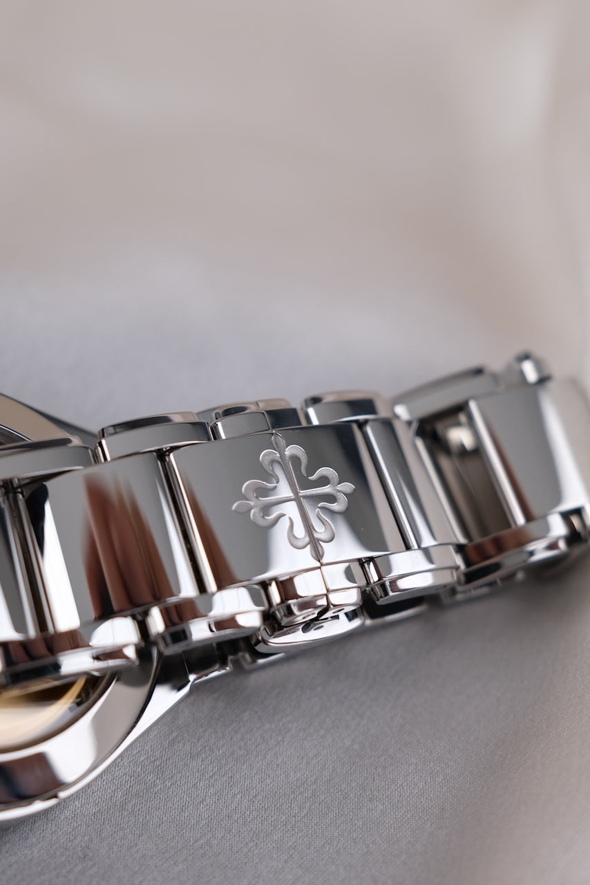 Patek Philippe TWENTY~4 AUTOMATIC 7300/1200A-010 - Detail view 6