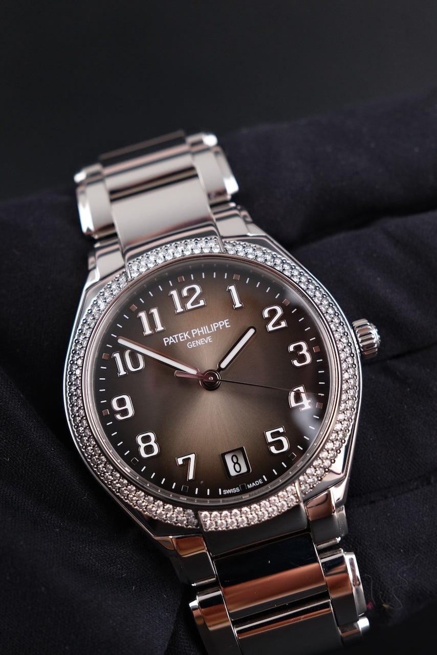 Patek Philippe TWENTY~4 AUTOMATIC 7300/1200A-010 - Detail view 3