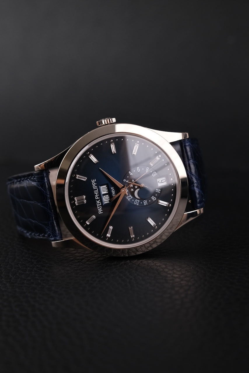 Patek Philippe Annual Calendar Blue Baguette Diamond Dial 5396G-017 Box + og. Papiere German Delivered, Moonphase, 18k White Gold