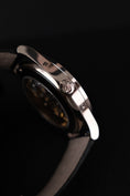 Cargar la imagen en la vista de la galería, Patek Philippe Annual Calendar Blue Baguette Diamond Dial 5396G-017 Box + og. Papiere German Delivered, Moonphase, 18k White Gold
