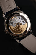 Cargar la imagen en la vista de la galería, Patek Philippe Annual Calendar Blue Baguette Diamond Dial 5396G-017 Box + og. Papiere German Delivered, Moonphase, 18k White Gold
