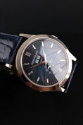 Cargar la imagen en la vista de la galería, Patek Philippe Annual Calendar Blue Baguette Diamond Dial 5396G-017 Box + og. Papiere German Delivered, Moonphase, 18k White Gold
