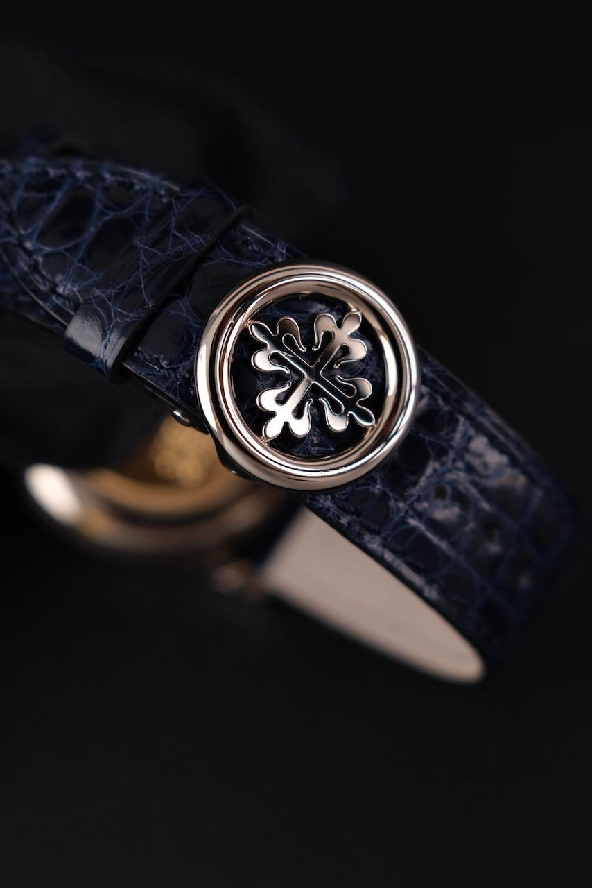 Patek Philippe Annual Calendar Blue Baguette Diamond Dial 5396G-017 Box + og. Papiere German Delivered, Moonphase, 18k White Gold