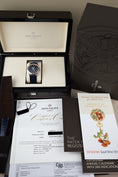 Cargar la imagen en la vista de la galería, Patek Philippe Annual Calendar Blue Baguette Diamond Dial 5396G-017 Box + og. Papiere German Delivered, Moonphase, 18k White Gold

