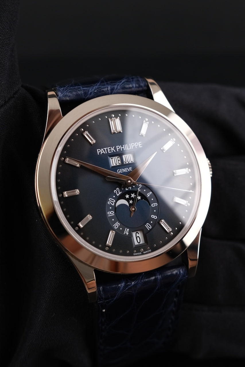 Patek Philippe Annual Calendar Blue Baguette Diamond Dial 5396G-017 Box + og. Papiere German Delivered, Moonphase, 18k White Gold