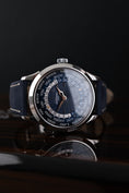 Bild in Galerie-Betrachter laden, Patek Philippe World Time 5230P-001 Box + og. Papiere Platinum, Blue Dial, German Delivered, 2024
