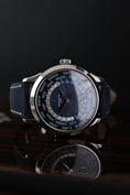 Bild in Galerie-Betrachter laden, Patek Philippe World Time 5230P-001 Box + og. Papiere Platinum, Blue Dial, German Delivered, 2024
