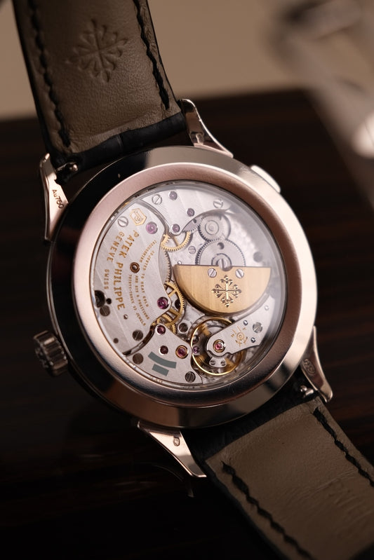 Patek Philippe World Time 5230G-014 Box + og. Papiere 18k White Gold, EU Delivered, 38.5mm