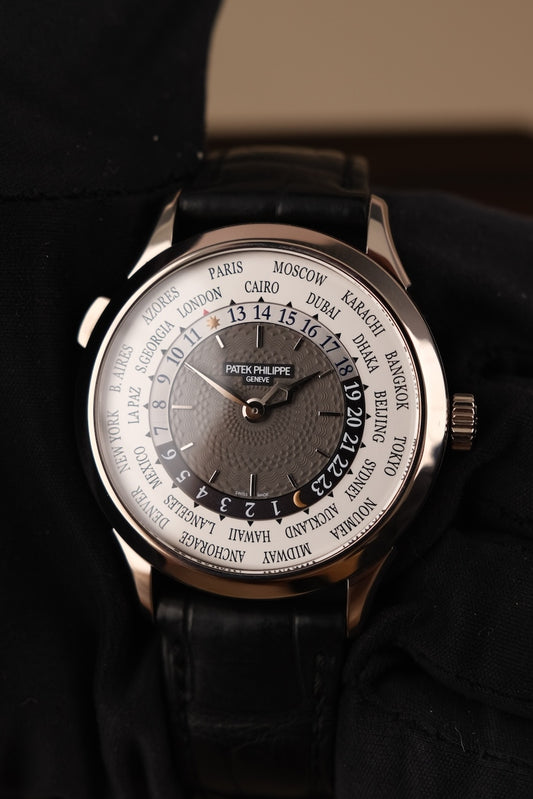 Patek Philippe World Time 5230G-014 Box + og. Papiere 18k White Gold, EU Delivered, 38.5mm