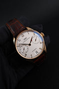 Charger l'image dans la visionneuse de la galerie, IWC Portugieser 7-Days IW500101 Box + og. Papiere 18k Rosegold, Power Reserve
