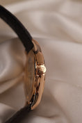 Charger l'image dans la visionneuse de la galerie, Patek Philippe Calatrava 5117R Box + og. Papiere 18k Rose Gold, SERVICED

