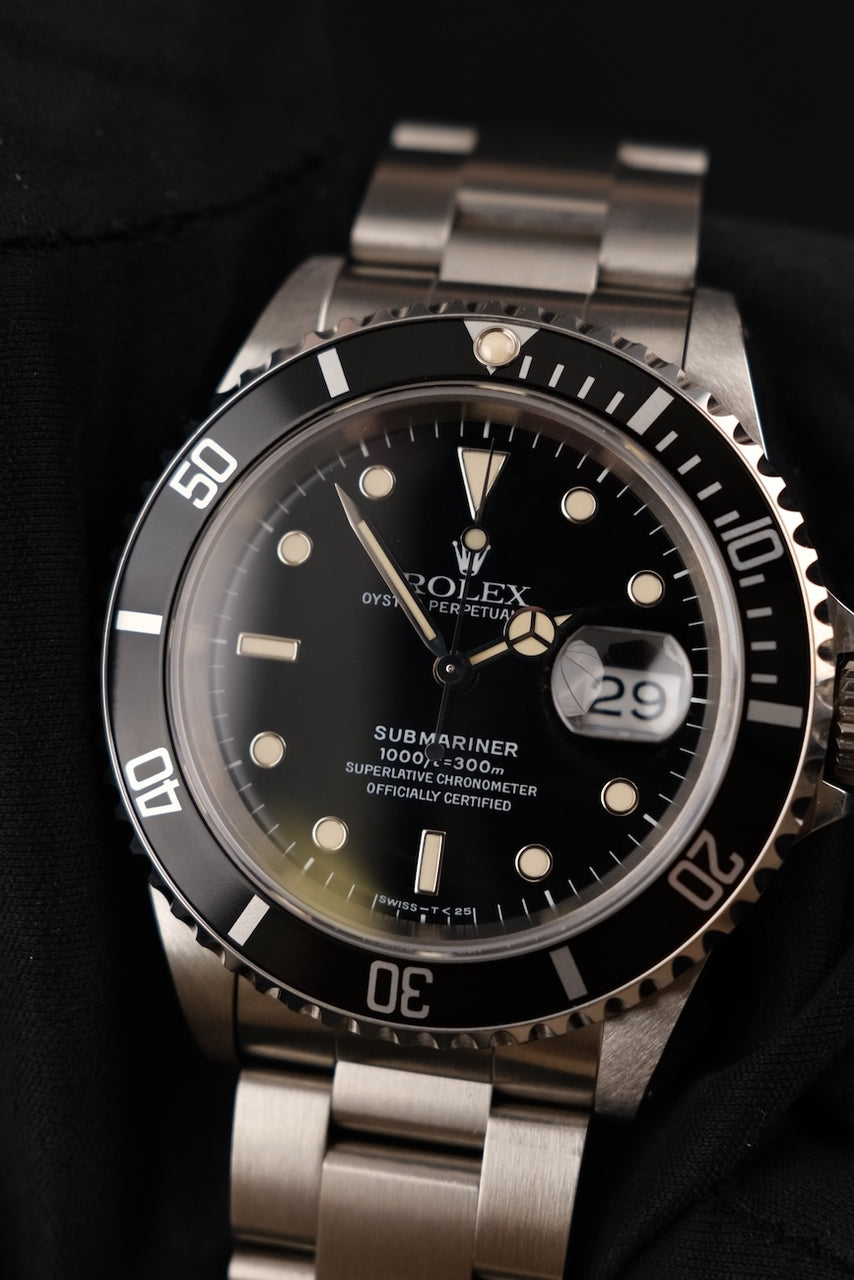 Rolex Submariner Date 16610 Box + og. Papiere First Buyer's Invoice, LC100, SERVICED, Tritium, S-Series