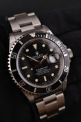 Bild in Galerie-Betrachter laden, Rolex Submariner Date 16610 Box + og. Papiere First Buyer's Invoice, LC100, SERVICED, Tritium, S-Series
