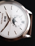 Bild in Galerie-Betrachter laden, Patek Philippe Annual Calendar 5396G-011 Box + og. Papiere 18k White Gold, German Delivered, 38mm, Moonphase
