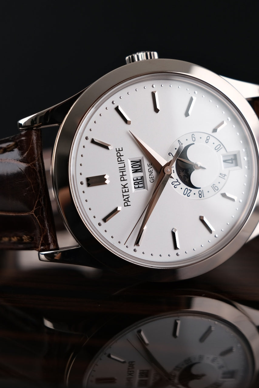 Patek Philippe Annual Calendar 5396G-011 Box + og. Papiere 18k White Gold, German Delivered, 38mm, Moonphase