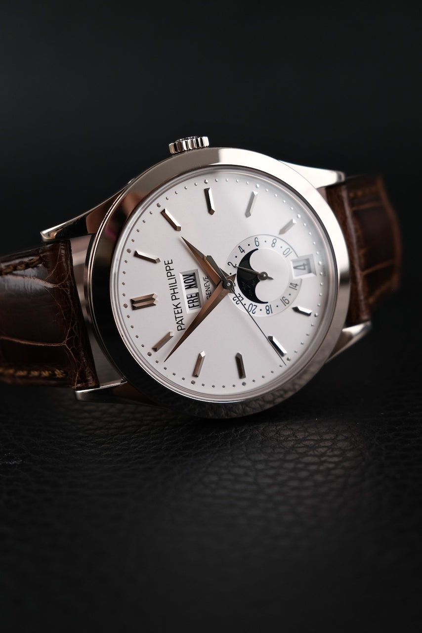 Patek Philippe Annual Calendar 5396G-011 Box + og. Papiere 18k White Gold, German Delivered, 38mm, Moonphase