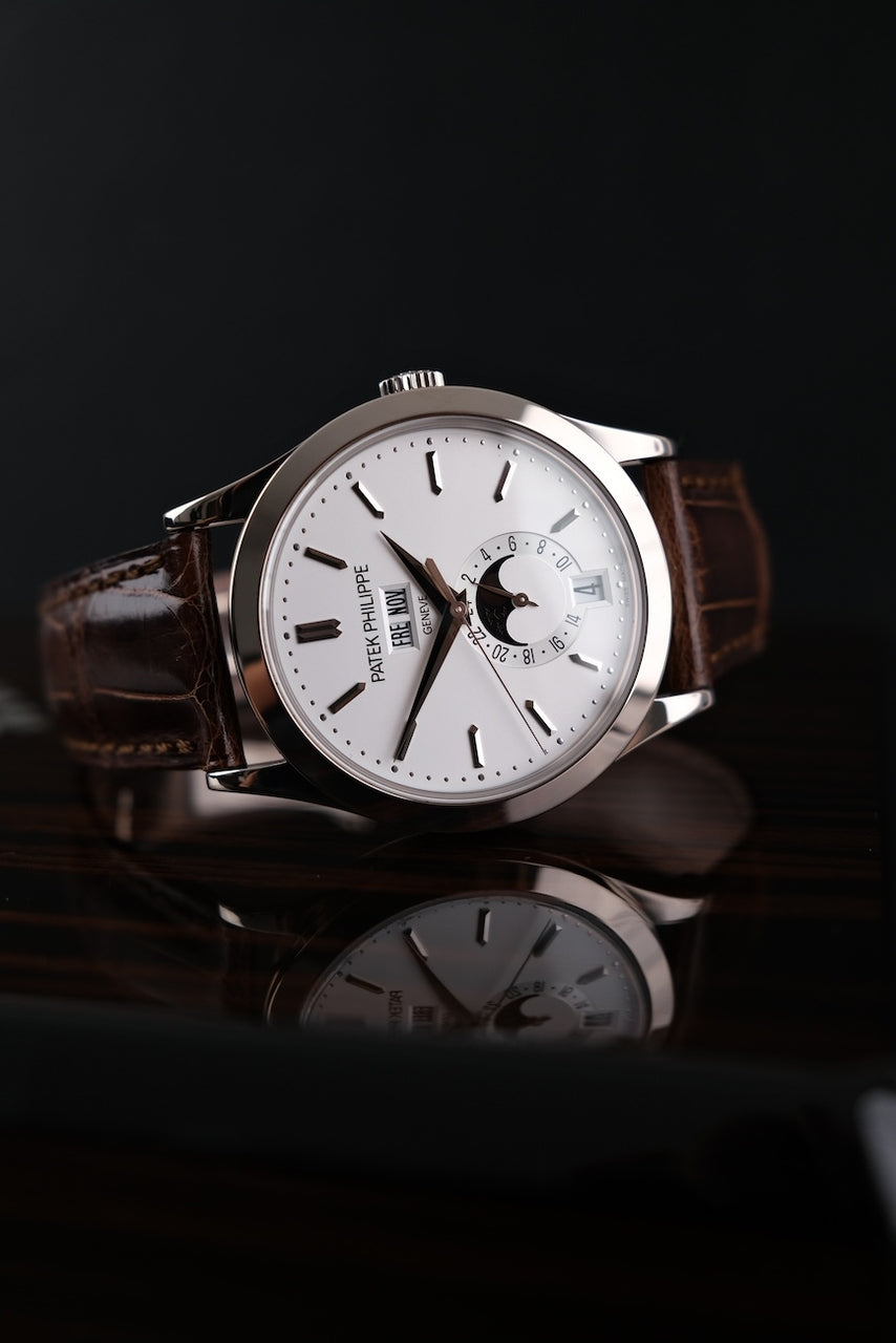 Patek Philippe Annual Calendar 5396G-011 Box + og. Papiere 18k White Gold, German Delivered, 38mm, Moonphase
