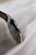 Carica l'immagine nel visualizzatore della galleria, Jaeger-LeCoultre Master Grande Ultra Thin 1358420 Box + og. Papiere German Delivered, SERVICED, Silver Dial
