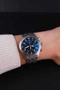 Charger l'image dans la visionneuse de la galerie, IWC Pilot Chronograph IW371701 - Detail view 11
