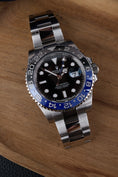 Bild in Galerie-Betrachter laden, Rolex GMT-Master II 126710BLNR Box + og. Papiere 40mm, "Batman"

