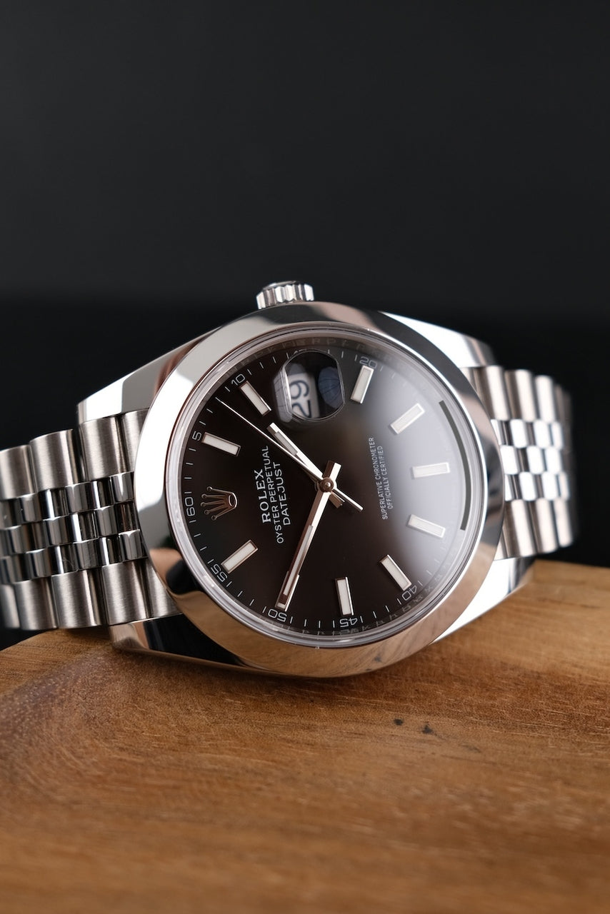 Rolex Datejust 41 126300 Box + og. Papiere Jubilee, LC100, First Buyer's Invoice, Black Dial