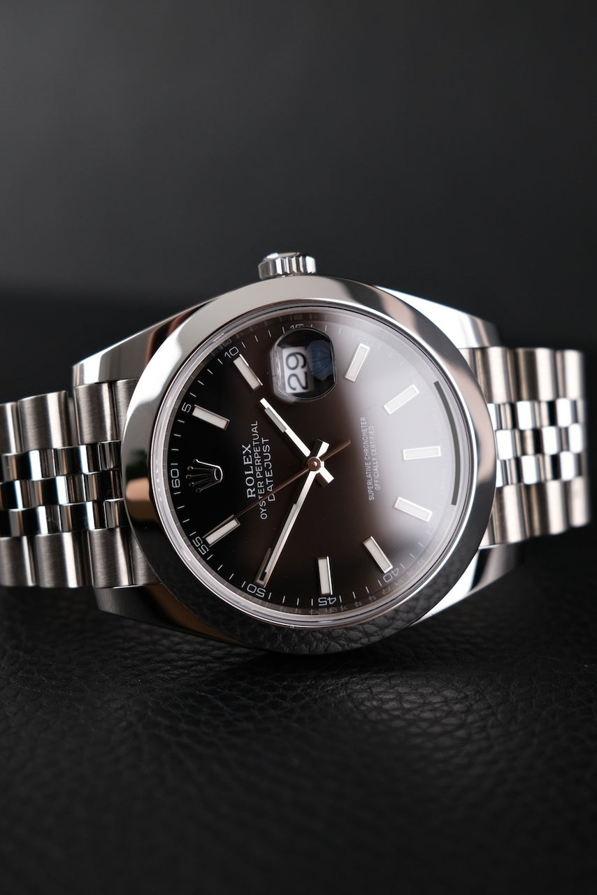 Rolex Datejust 41 126300 Box + og. Papiere Jubilee, LC100, First Buyer's Invoice, Black Dial