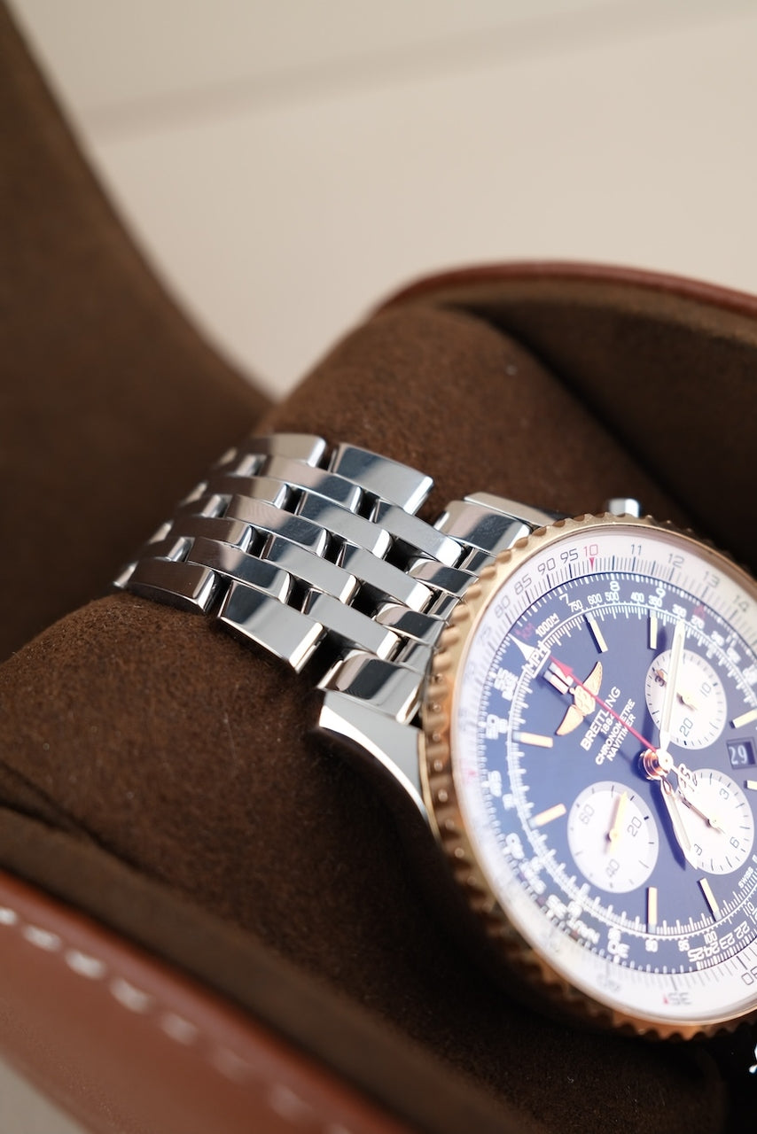 Breitling Navitimer 46 B01 UB012721/BE18 Box + og. Papiere Steel Rosegold, 2 Leather Straps incl. Breitling Clasp