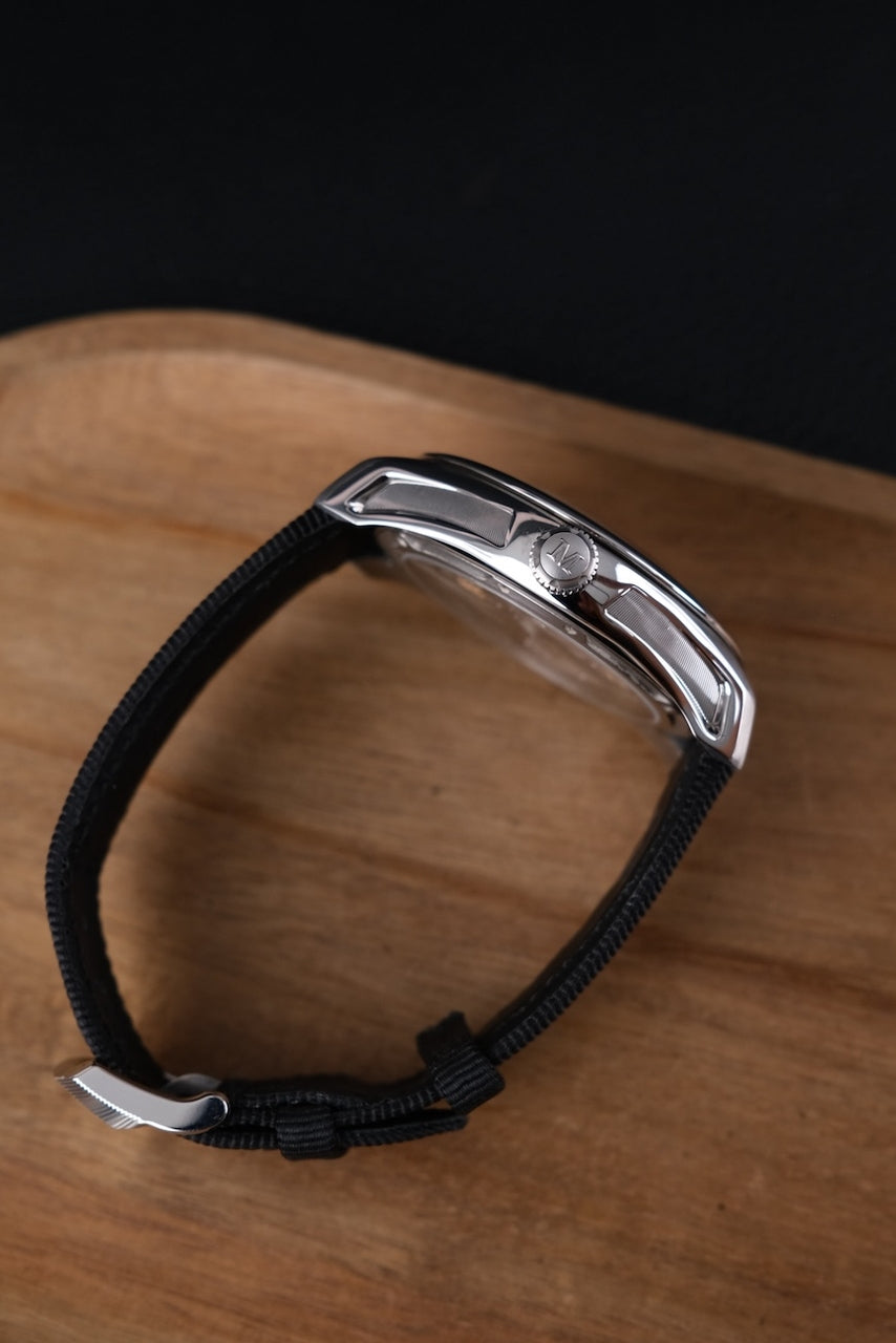 H.Moser & Cie Pioneer Center Seconds Automatic 3200-1202 Box + og. Papiere Cosmic Green, German Delivered, 42,8mm