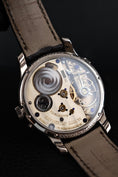 Bild in Galerie-Betrachter laden, Moritz Grossmann GMT MG002155 Box + og. Papiere 18k White Gold, 41mm
