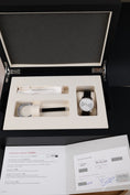 Bild in Galerie-Betrachter laden, Moritz Grossmann GMT MG002155 Box + og. Papiere 18k White Gold, 41mm
