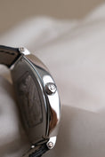 Bild in Galerie-Betrachter laden, Patek Philippe Gondolo 5098P Box + og. Papiere Platinum, 3 Patek Straps, 32 x 42mm
