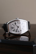 Bild in Galerie-Betrachter laden, Patek Philippe Gondolo 5098P Box + og. Papiere Platinum, 3 Patek Straps, 32 x 42mm
