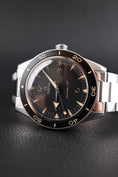 Bild in Galerie-Betrachter laden, Omega Seamaster 300 23430412101001 Box + og. Papiere Black Dial, 2021, 41mm
