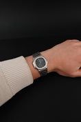 Cargar la imagen en la vista de la galería, Patek Philippe Nautilus Blue Dial 3800 Box + og. Papiere Rare Black Date, SERVICED German Delivered
