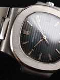 Cargar la imagen en la vista de la galería, Patek Philippe Nautilus Blue Dial 3800 Box + og. Papiere Rare Black Date, SERVICED German Delivered

