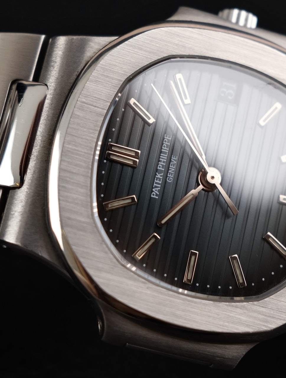 Patek Philippe Nautilus Blue Dial 3800 Box + og. Papiere Rare Black Date, SERVICED German Delivered