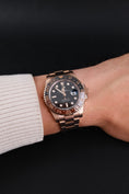 Bild in Galerie-Betrachter laden, Rolex GMT-Master II 126715CHNR - Detailansicht 13
