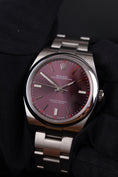 Carica l'immagine nel visualizzatore della galleria, Rolex Oyster Perpetual 39 114300 - Detailansicht 1
