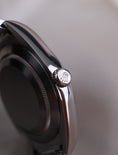 Carica l'immagine nel visualizzatore della galleria, Rolex Oyster Perpetual 39 114300 - Detailansicht 8
