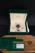 Carica l'immagine nel visualizzatore della galleria, Rolex Oyster Perpetual 39 114300 - Papiere und oder Lieferumfang
