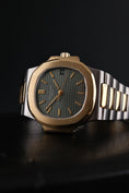 Charger l'image dans la visionneuse de la galerie, Patek Philippe Nautilus 3800 Box + og. Papiere Green" Sigma Dial, SERVICED, Black Date, S/G
