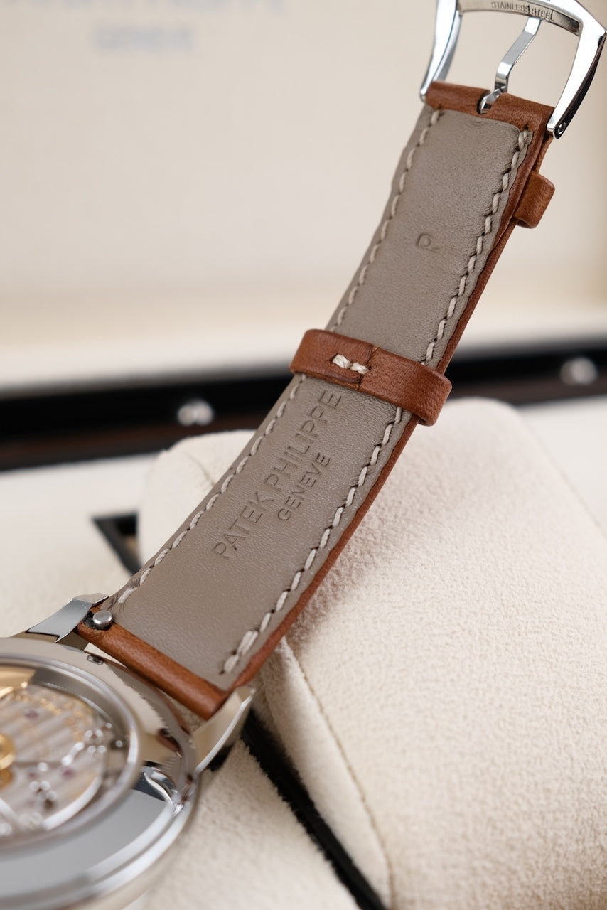 Patek Philippe Calatrava Weekly Calendar 5212A-001 Box + og. Papiere German Delivered, 2024