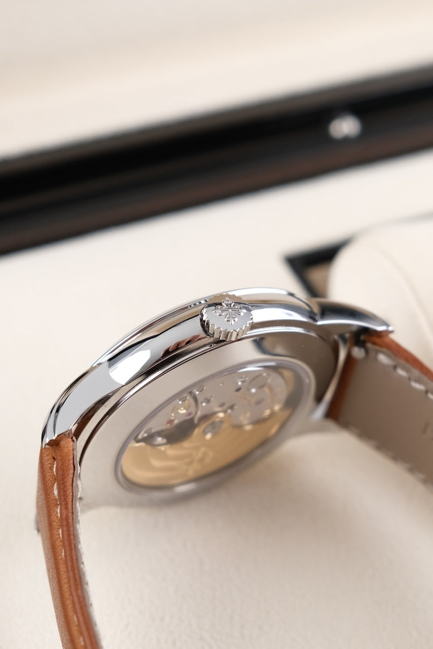 Patek Philippe Calatrava Weekly Calendar 5212A-001 Box + og. Papiere German Delivered, 2024