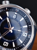 Carica l'immagine nel visualizzatore della galleria, Jaeger-LeCoultre Polaris Date Q906868J - Detail view 4
