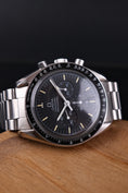 Charger l'image dans la visionneuse de la galerie, Omega Speedmaster Moonwatch 38905006 - Detail view 4
