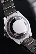 Charger l'image dans la visionneuse de la galerie, Rolex Sea-Dweller 4000 116600 - Detail view 9
