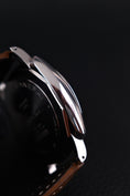 Carica l'immagine nel visualizzatore della galleria, Panerai Luminor Due PAM00904 - Detail view 5
