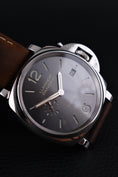 Carica l'immagine nel visualizzatore della galleria, Panerai Luminor Due PAM00904 - Detail view 2
